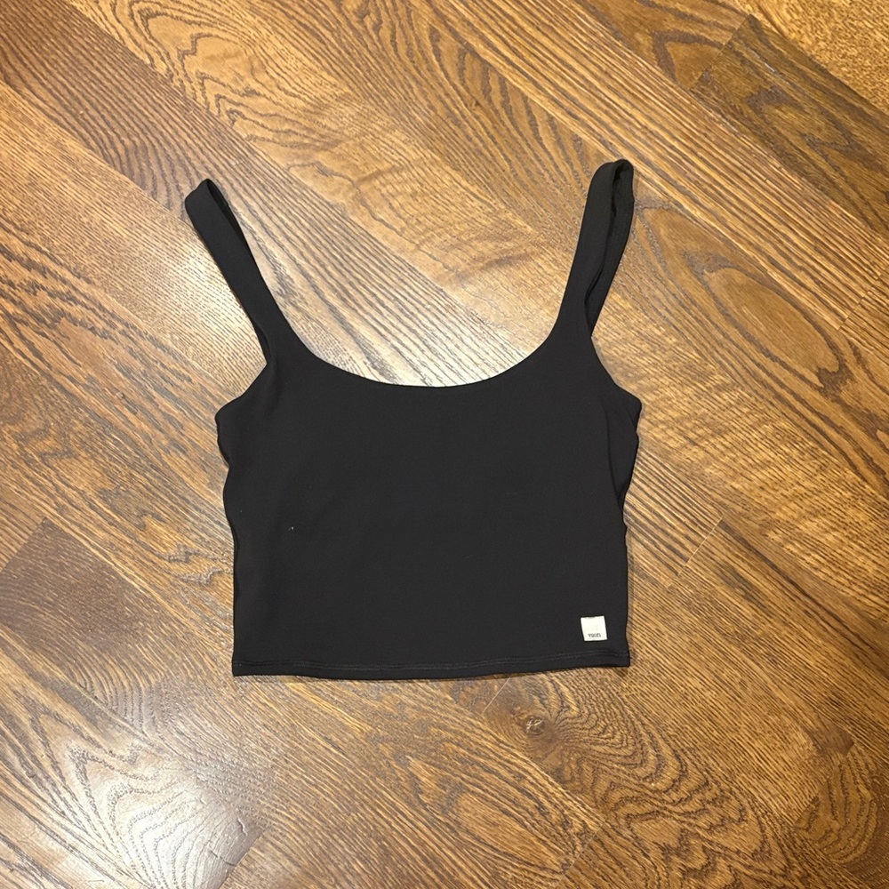 Vuori Black Women's Scoop Neck Crop Tank Top XS